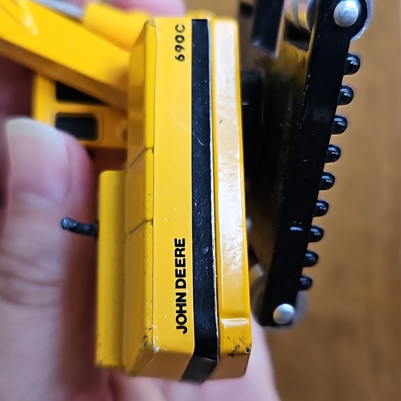 John Deere Excavator by Ertl - Picture 6 of 9